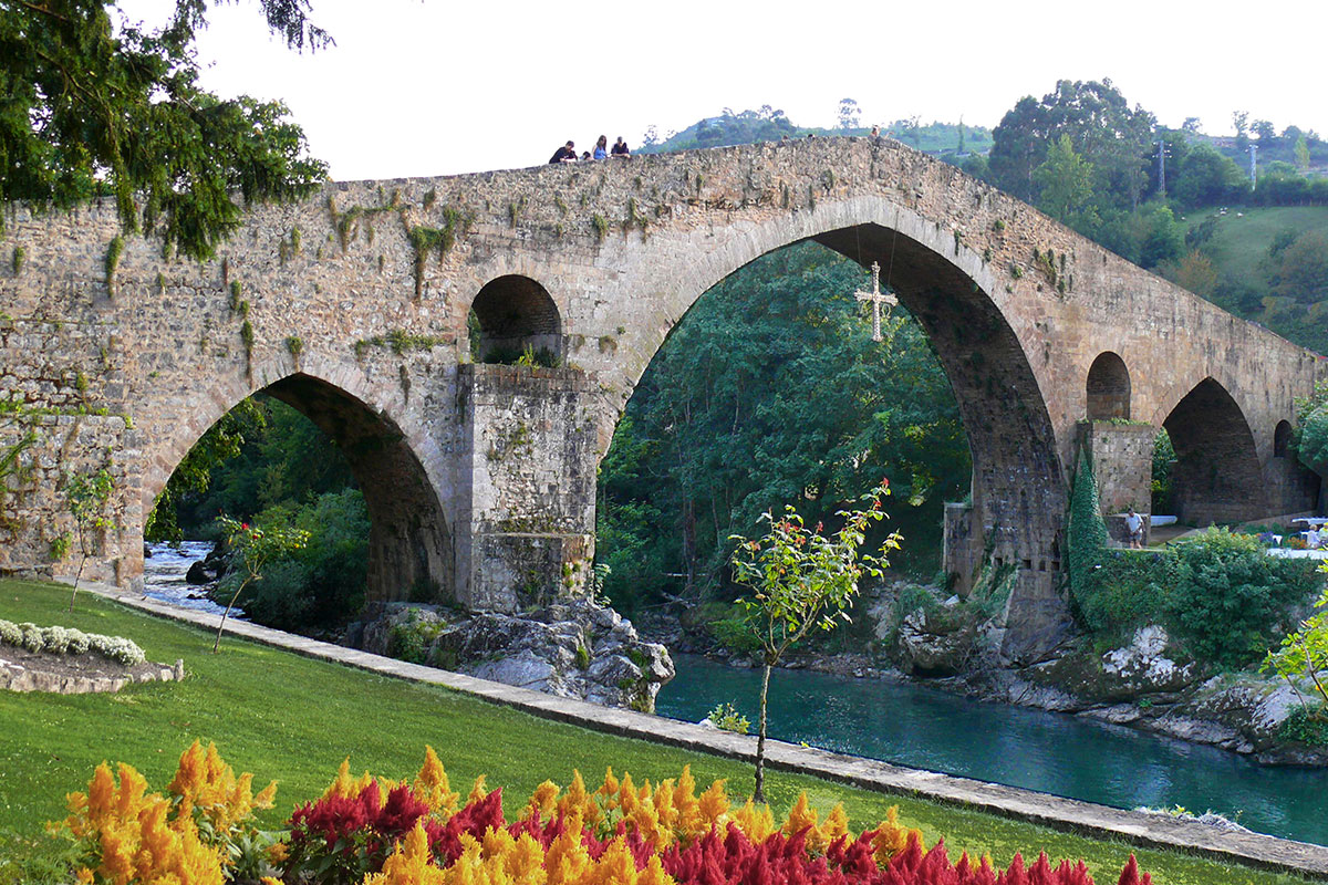 Cangas de Onís, Puente Romano